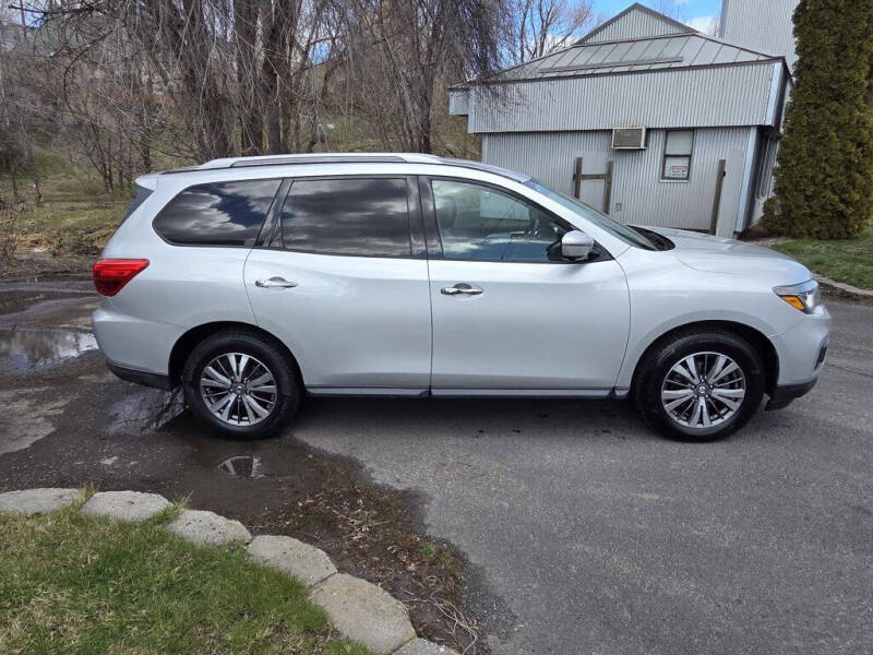 2017 Nissan Pathfinder S