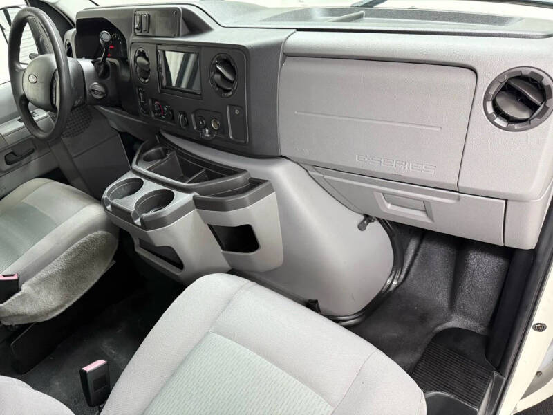 2014 Ford E-Series E-150