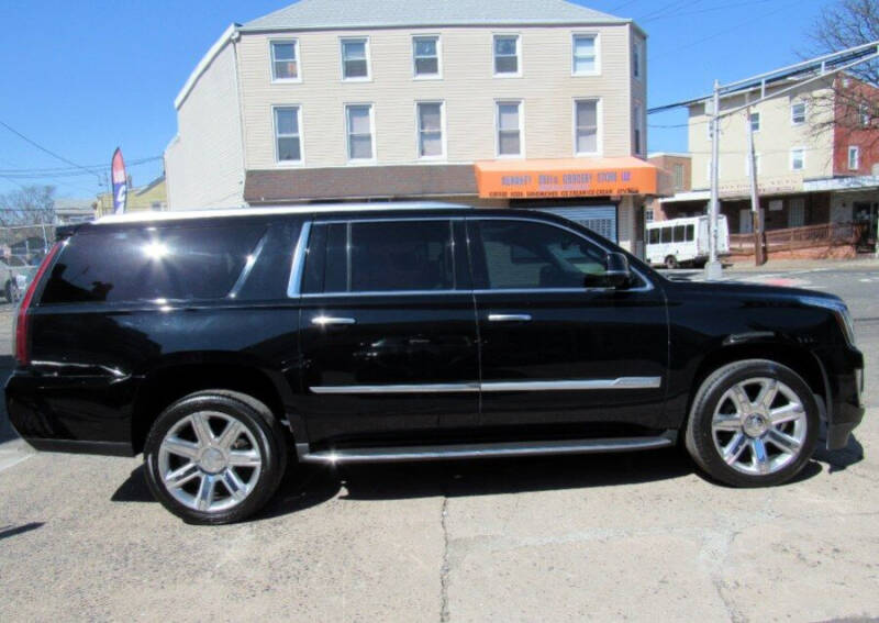 2018 Cadillac Escalade ESV Luxury