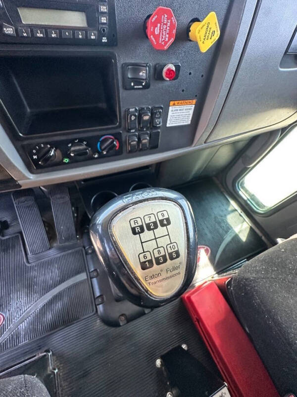 2013 Peterbilt 337