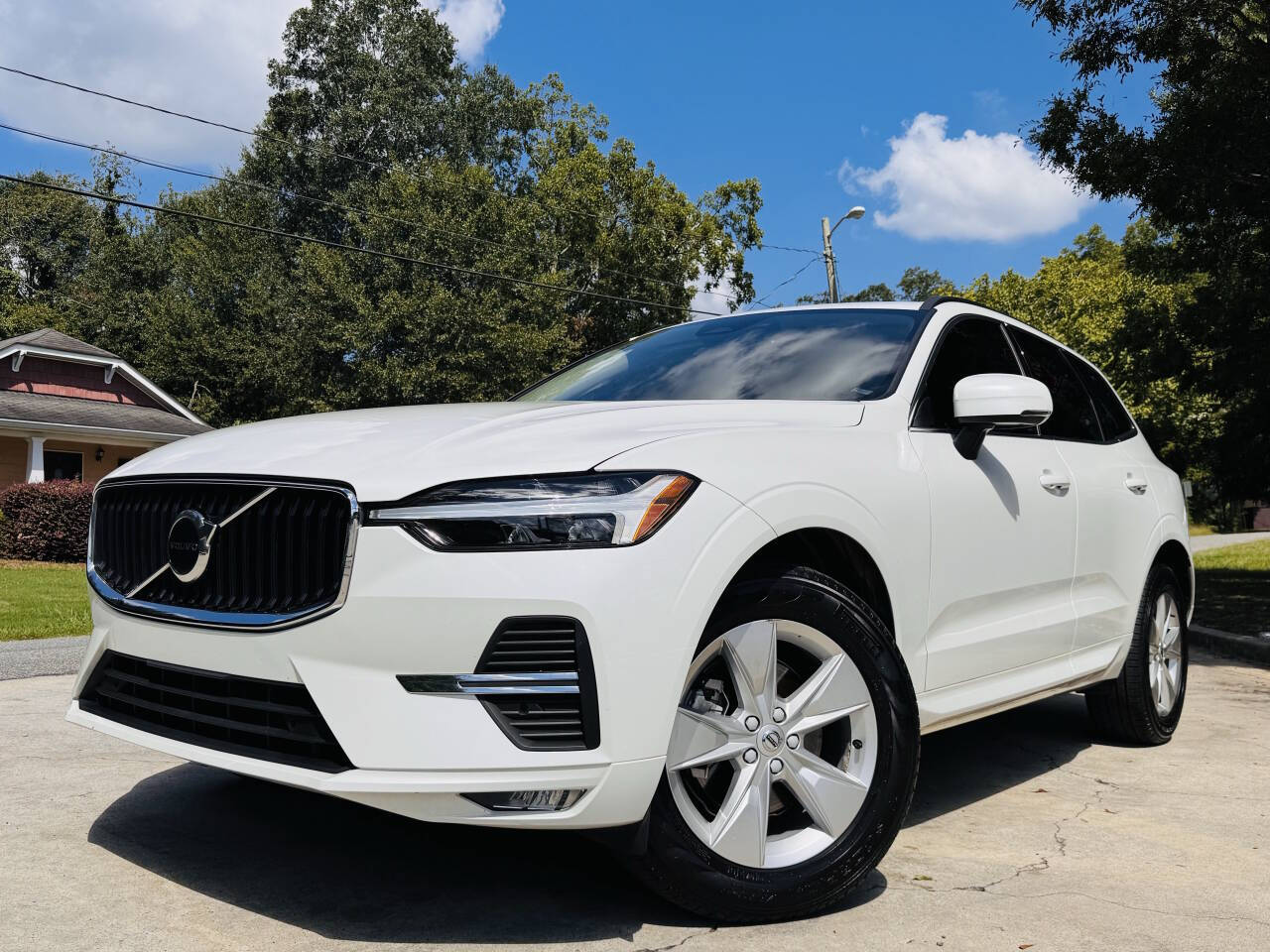 2022 Volvo XC60 B5 Momentum AWD 4dr SUV's photo