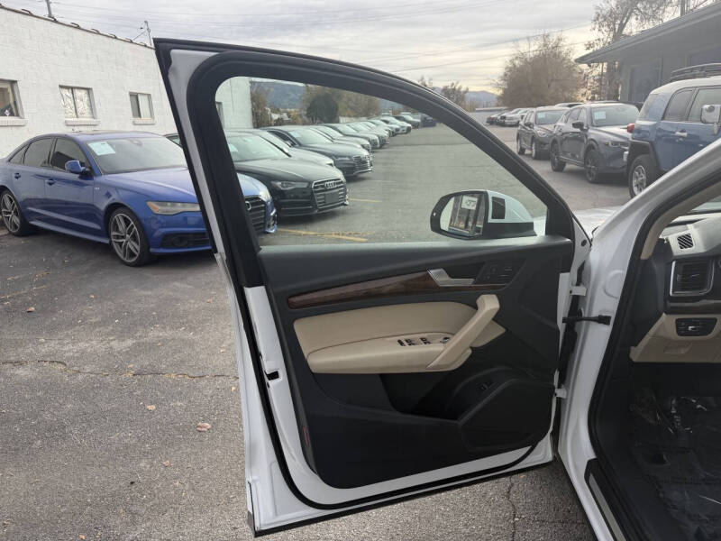 2018 Audi Q5 2.0T quattro Premium Plus