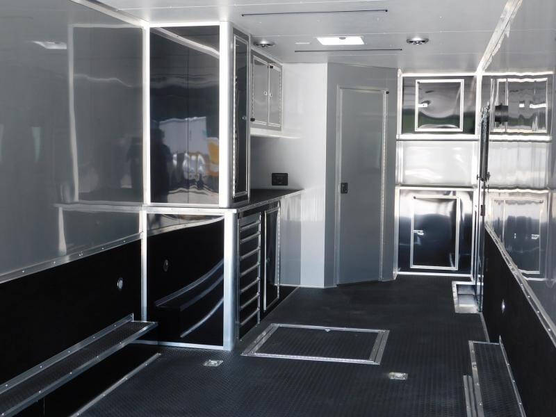 2025 Cargo Mate Eliminator SS 34' Full Bathroo