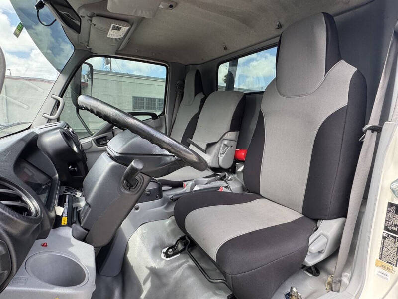 2015 Hino 195