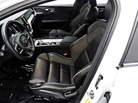 2024 Volvo S60 B5 Plus Black Edition