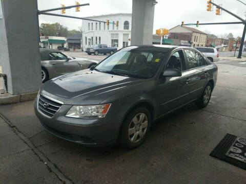 2010 Hyundai Sonata for sale at ROBINSON AUTO BROKERS in Dallas NC