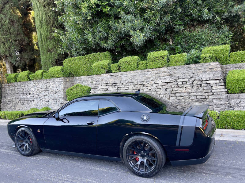 2016 Dodge Challenger 392 HEMI Scat Pack Shaker