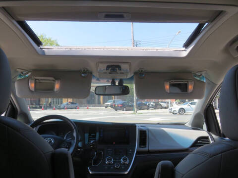 2016 Toyota Sienna Limited 7-Passenger