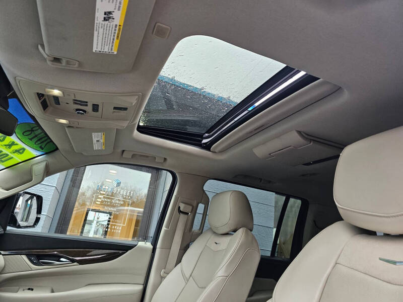 2018 Cadillac Escalade ESV Premium Luxury