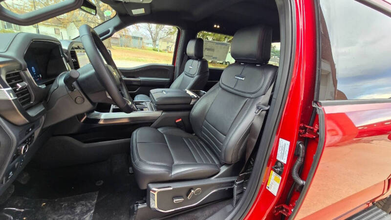 2025 Ford F-150 Platinum