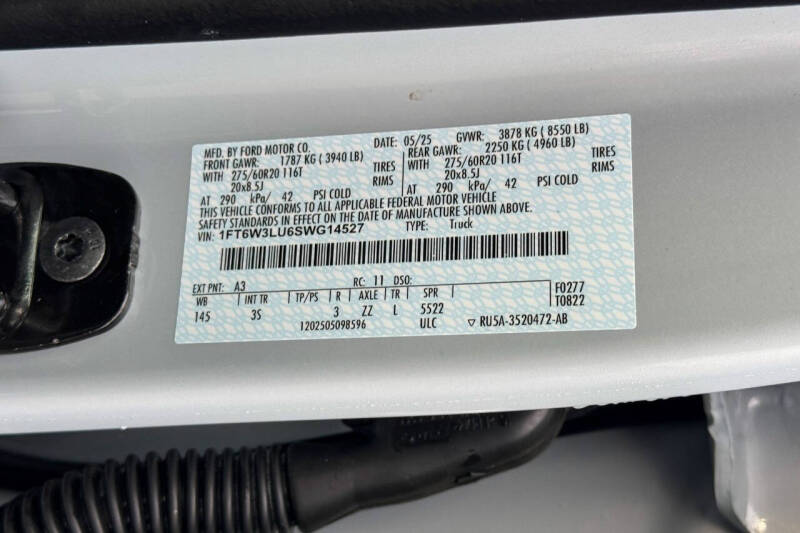 2025 Ford F-150 Lightning Flash