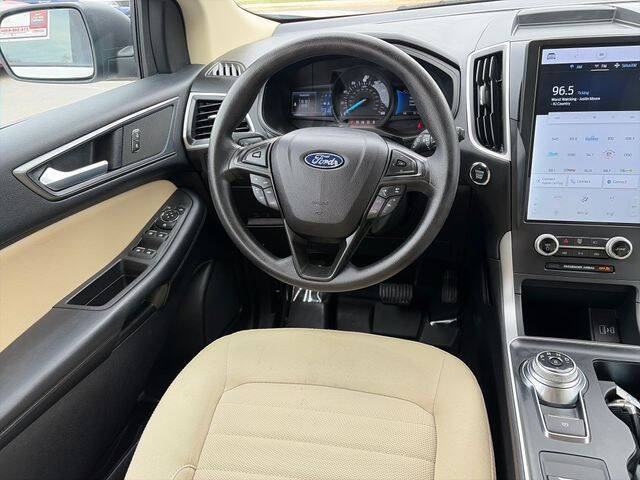 2022 Ford Edge SE