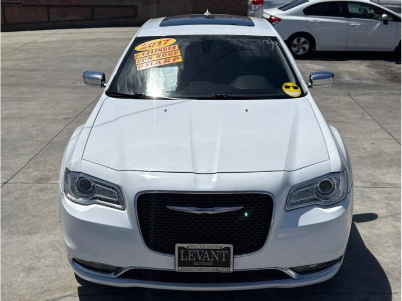 2017 Chrysler 300 C