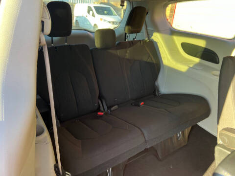 2017 Chrysler Pacifica LX