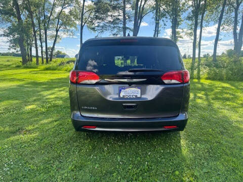 2023 Chrysler Voyager LX