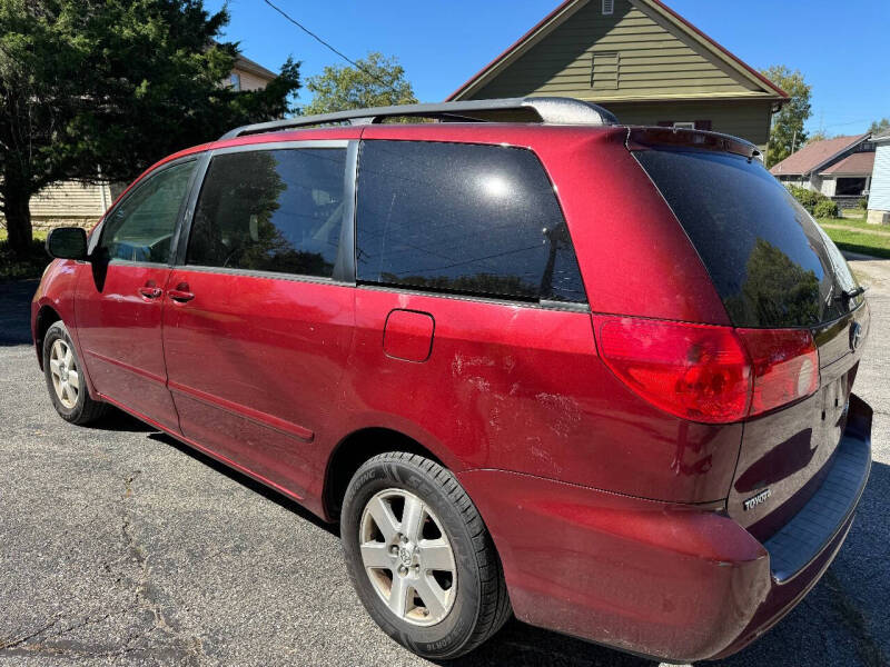 2008 Toyota Sienna LE photo 20