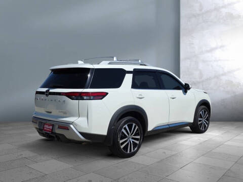 2023 Nissan Pathfinder Platinum