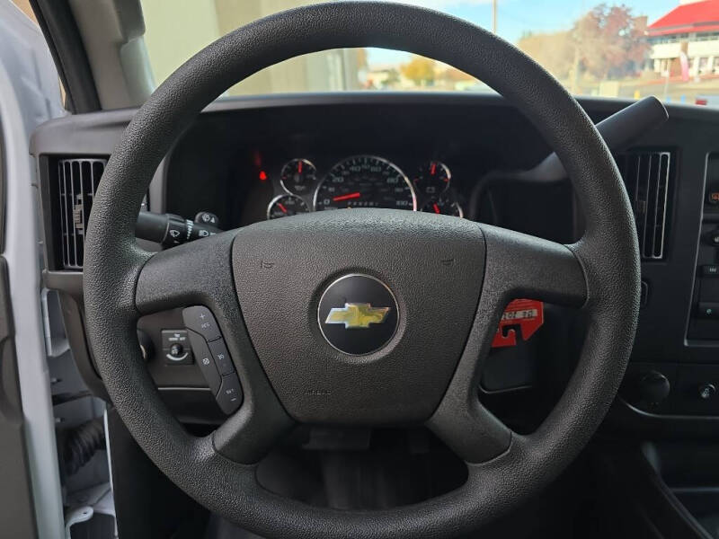2024 Chevrolet Express 2500