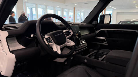 2023 Land Rover Defender 130 SE