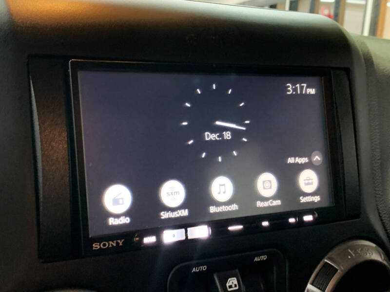 2017 Jeep Wrangler Willys Wheeler