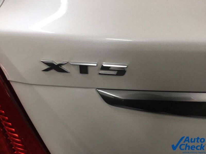2017 Cadillac XT5 Platinum