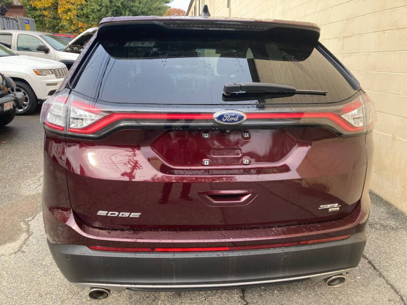 2017 Ford Edge SEL photo 5