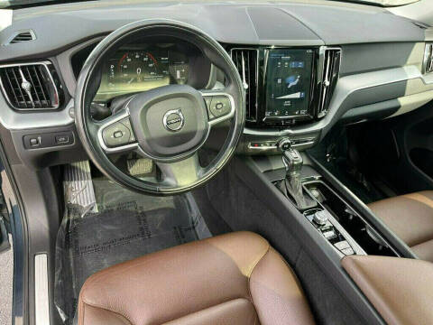 2018 Volvo XC60 T5 Momentum