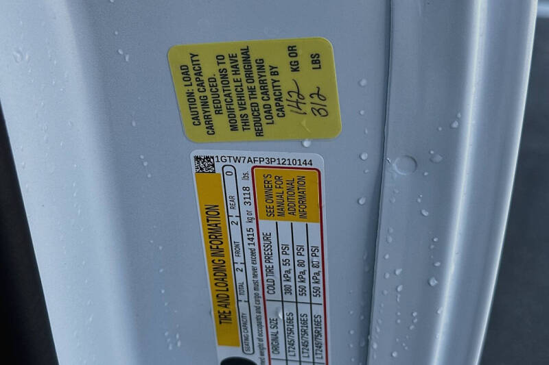 2023 GMC Savana 2500