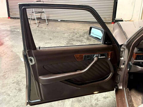 1991 Mercedes-Benz 560-Class 560 SEL