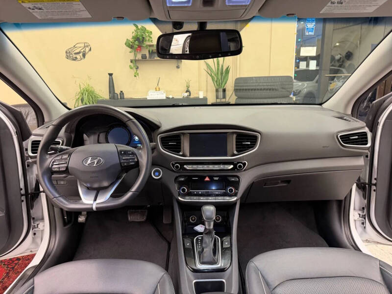 2017 Hyundai Ioniq Hybrid