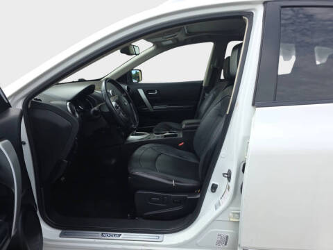 2013 Nissan Rogue SV w/SL Package