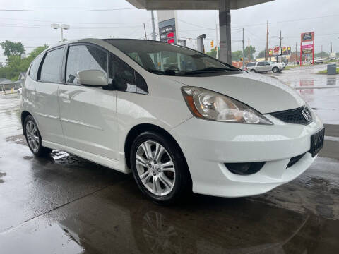 2011 Honda Fit for sale at JE Auto Sales LLC in Indianapolis IN