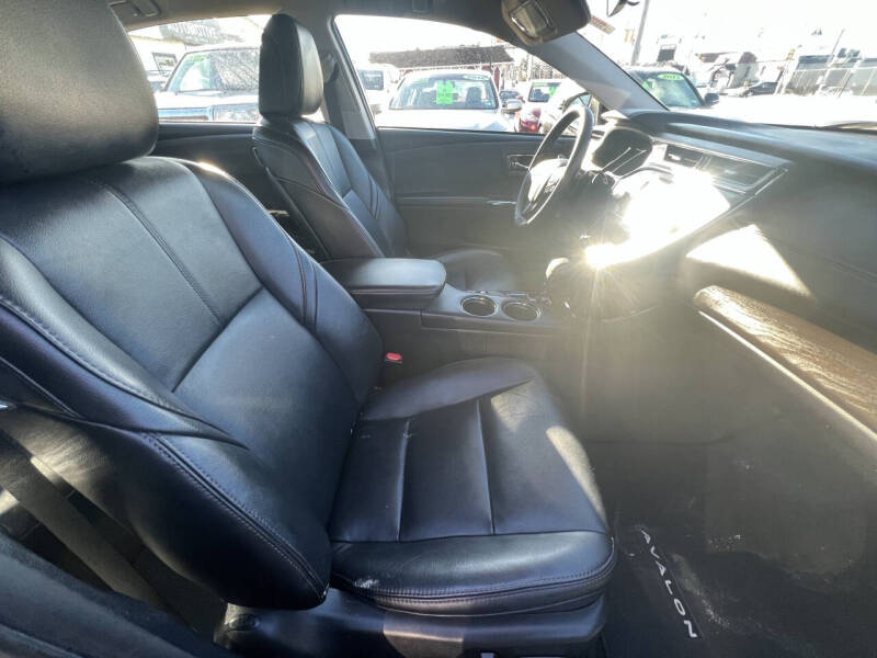 2018 Toyota Avalon XLE