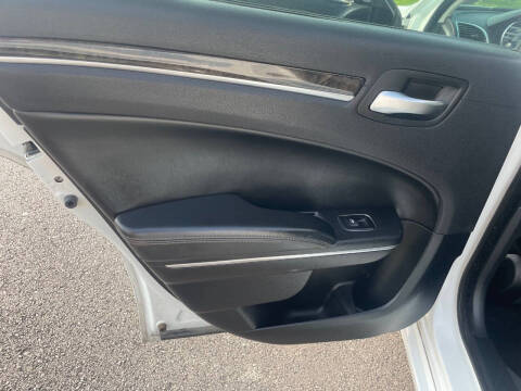 2016 Chrysler 300 C