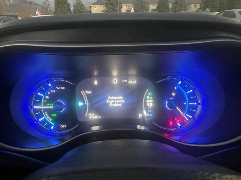 2023 Chrysler Pacifica Plug-In Hybrid Touring L