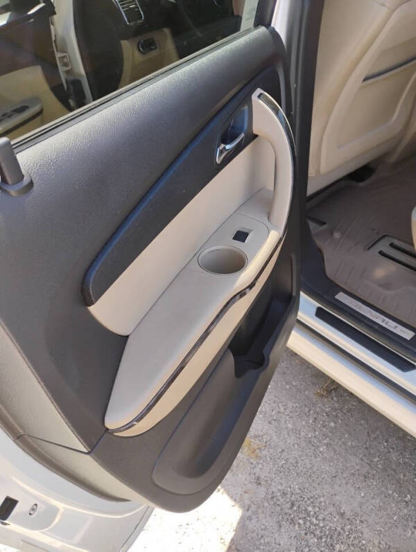 2011 GMC Acadia Denali