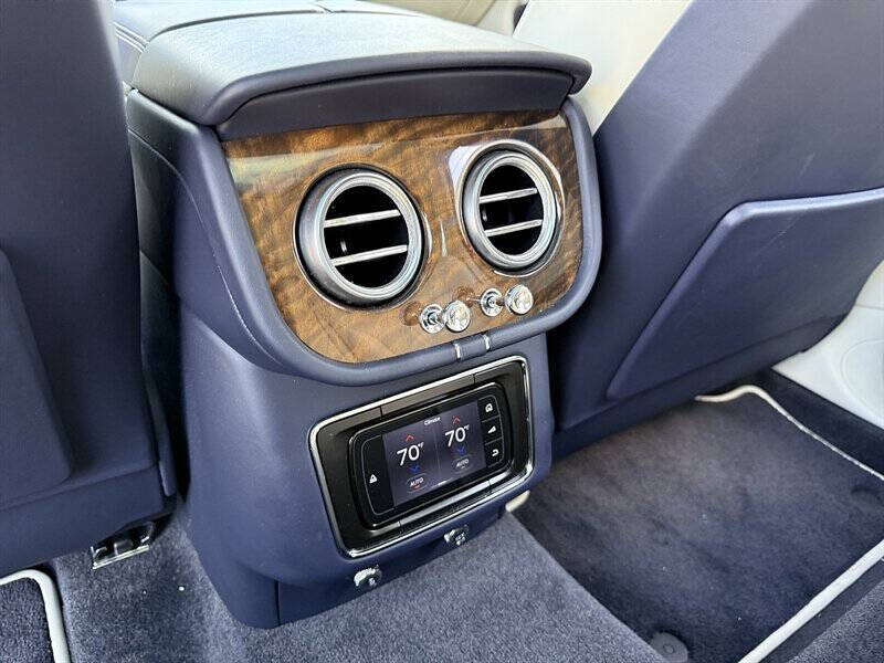 2018 Bentley Bentayga 27