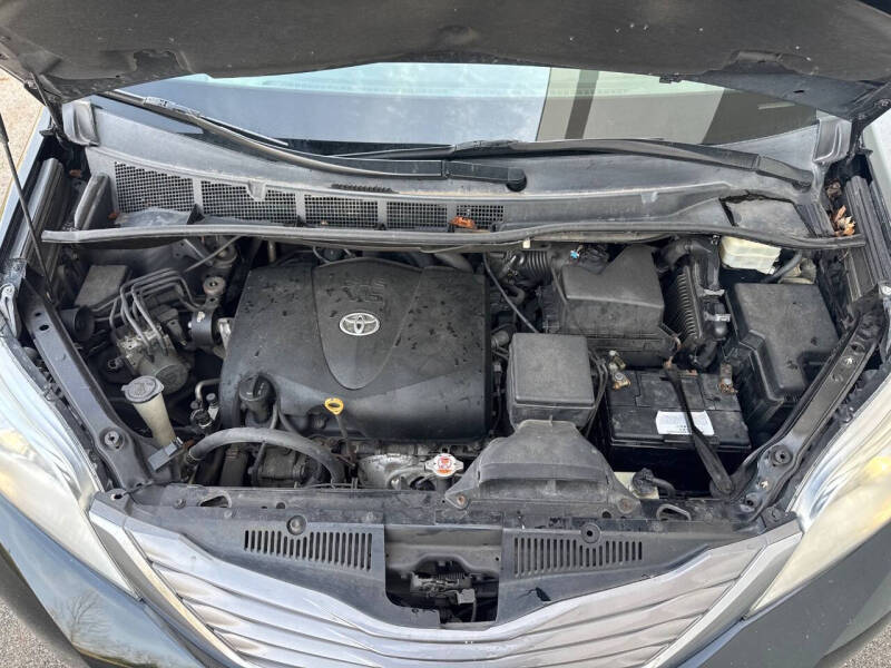 2017 Toyota Sienna XLE 7-Passenger