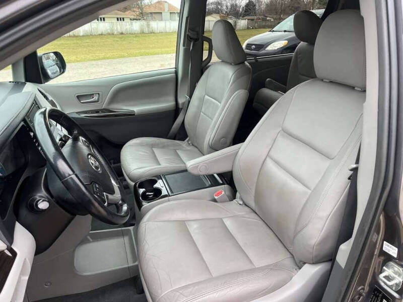 2019 Toyota Sienna XLE 8-Passenger