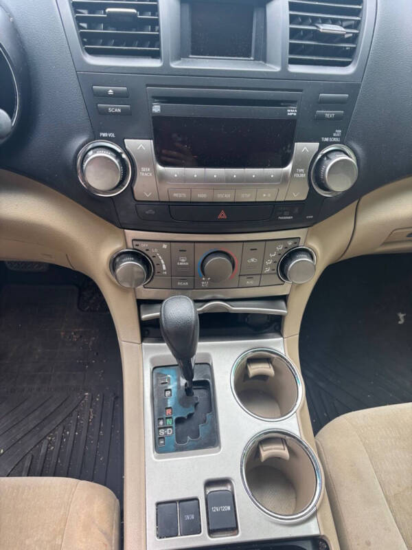 2011 Toyota Highlander SE