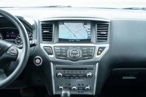 2017 Nissan Pathfinder SL