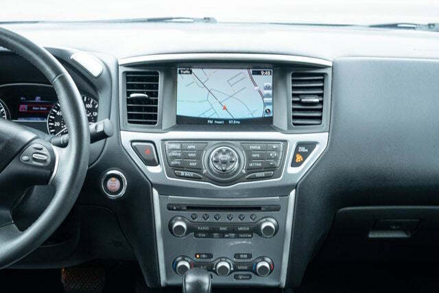 2017 Nissan Pathfinder SL