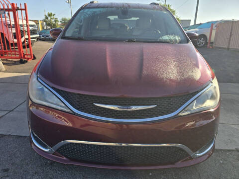 2017 Chrysler Pacifica Touring-L