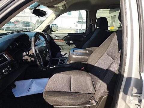 2011 Chevrolet Avalanche LS