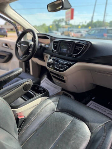2020 Chrysler Pacifica Touring L