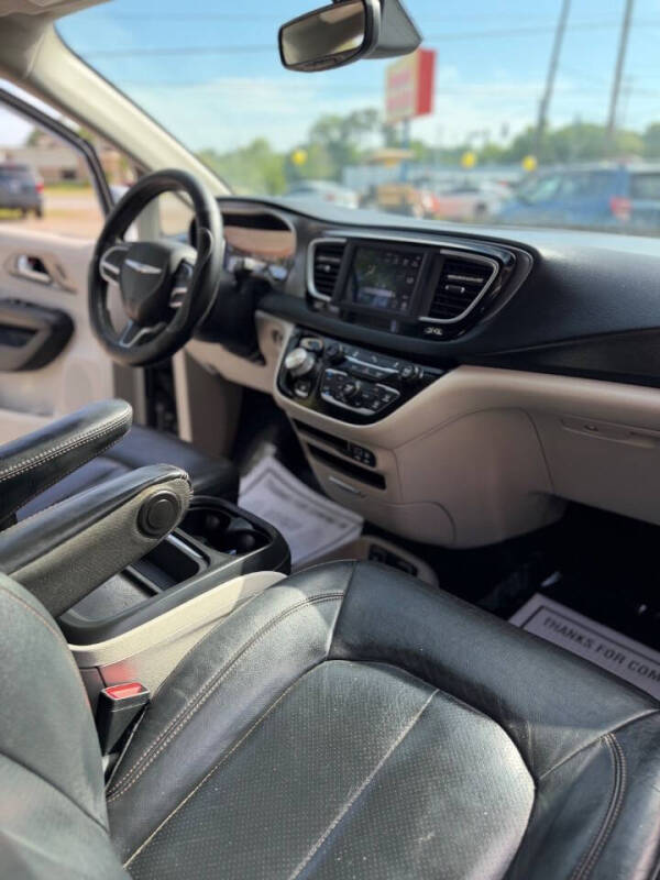 2020 Chrysler Pacifica Touring L
