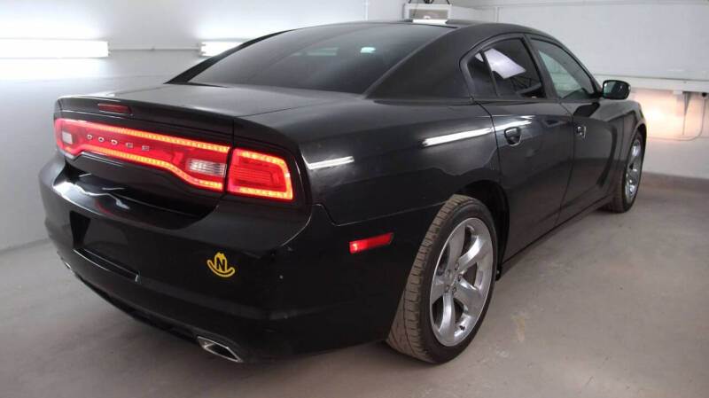 2013 Dodge Charger SE