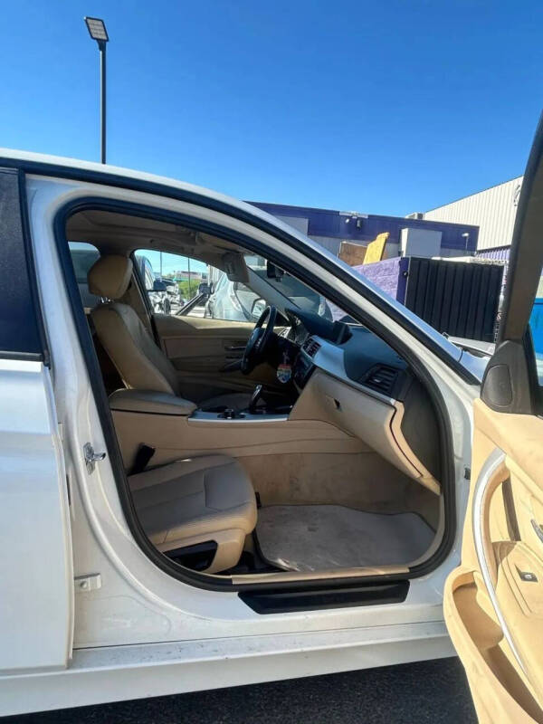 2012 BMW 3 Series 328i