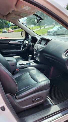 2017 Nissan Pathfinder SV