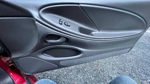 2004 Ford Mustang GT Deluxe